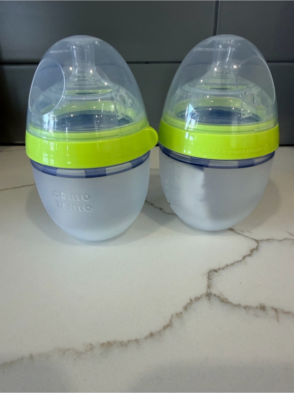 Comotomo Silicone Baby Bottle Set - Frosted + Lime Green new NWOT